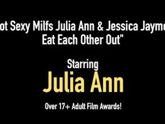Hot Sexy Milfs Julia Ann & Jessica Jaymes Eat Each Other Out Thumb