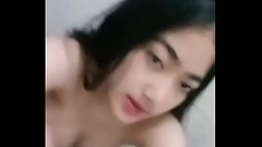 Syakirah colmek di kamar mandi 2 Thumb