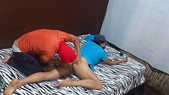 MADRASTRA ESTA EN LA CAMA DISPUESTA A QUE EL HIJASTRO PONGA UN POCO DE SEMEN CALIENTE DENTRO DE SU VAGINA!! OH NO EL PENE ESTA MAS GRANDE DE LO ESPERADO. Thumb