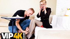 TUTOR4K. MILF is so slender and sexy that the stud wants to fuck her Thumb